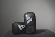כפפות Adidas Power 50 לשק אגרוף בשחור ולבן